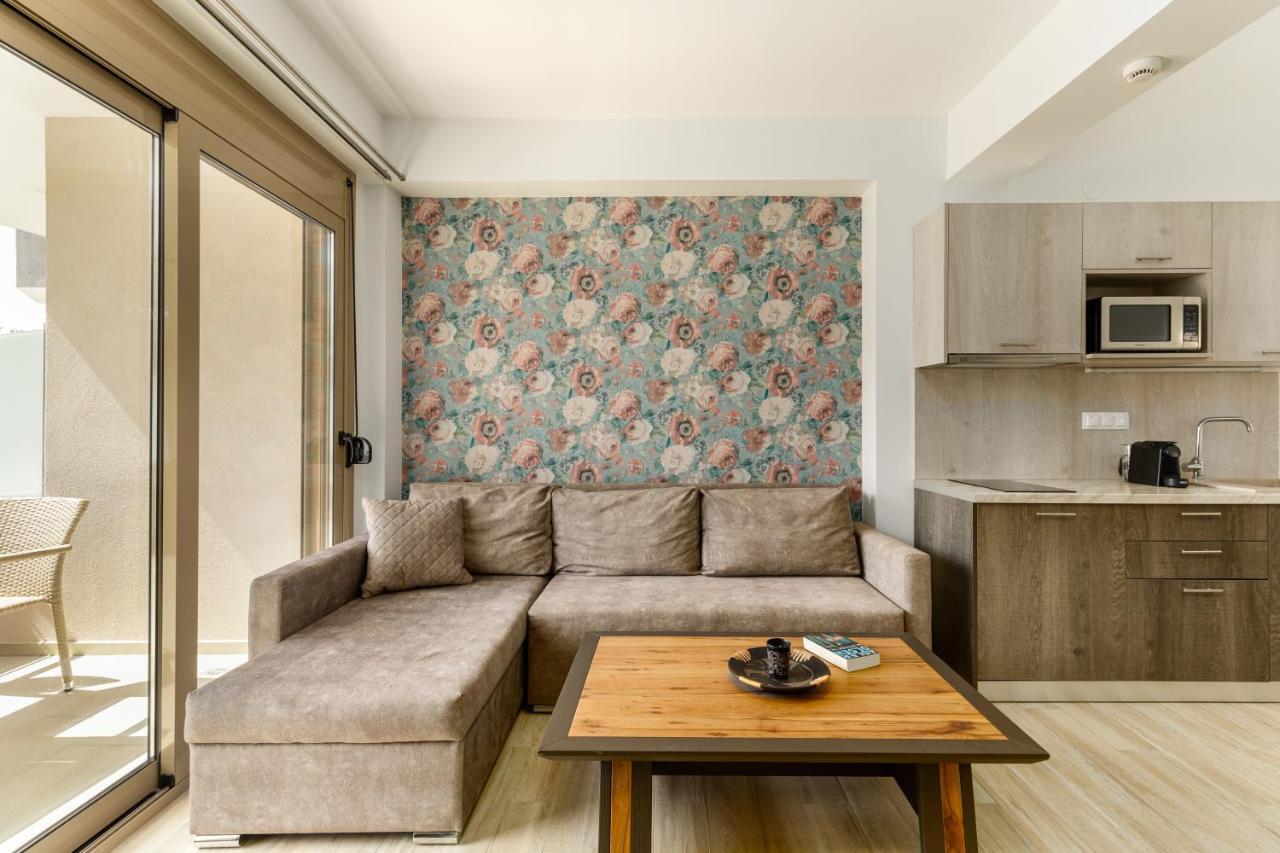Aria Garden Suites نيكيتي المظهر الخارجي الصورة