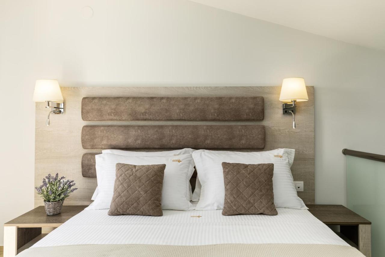 Aria Garden Suites نيكيتي المظهر الخارجي الصورة