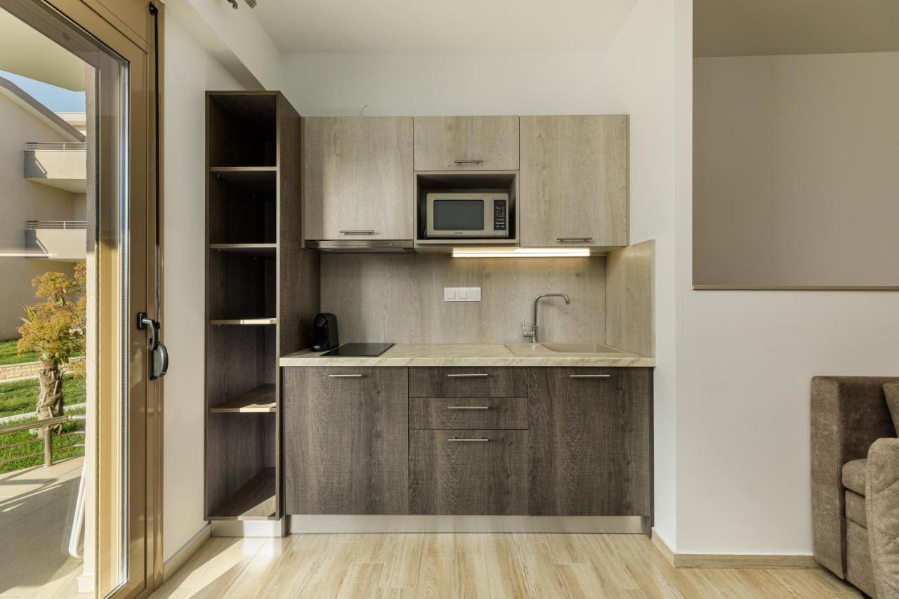 Aria Garden Suites نيكيتي المظهر الخارجي الصورة