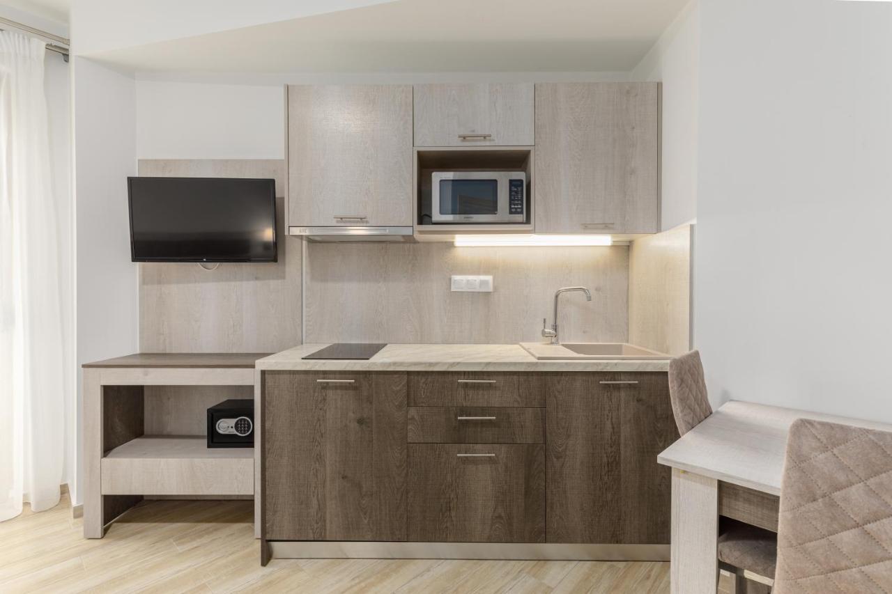 Aria Garden Suites نيكيتي المظهر الخارجي الصورة